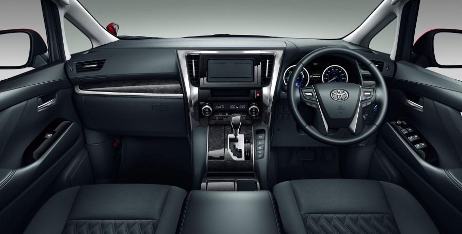 Торпедо Toyota Alphard S 2018 года  (фото 3 из 3)